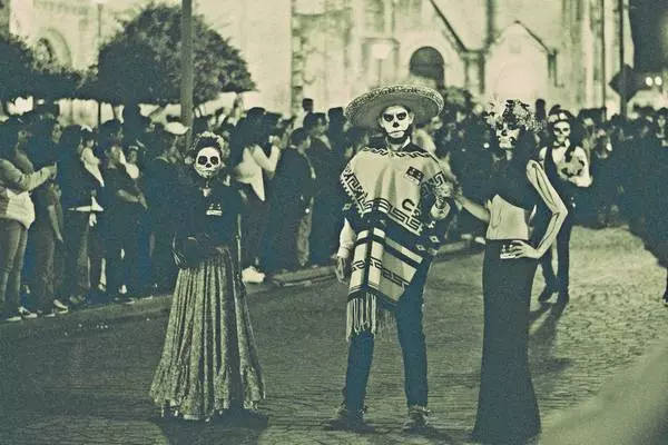 défilé pour le jour des morts au Mexique